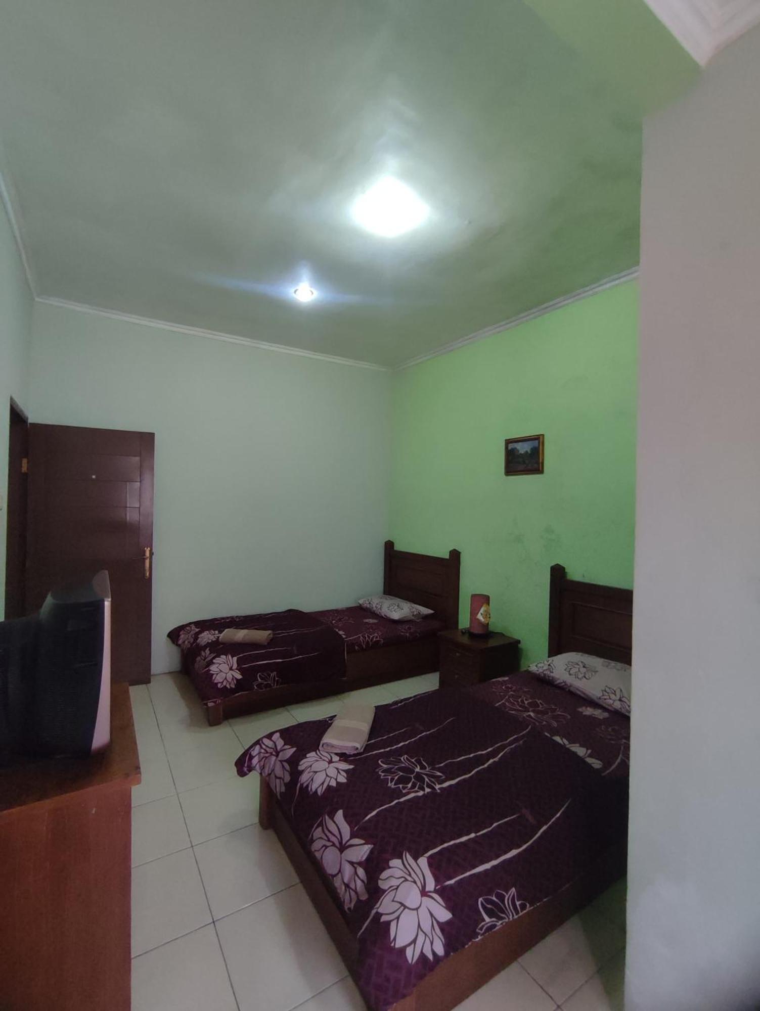 Maribaya Family Guest House Syariah Lembang Exterior photo